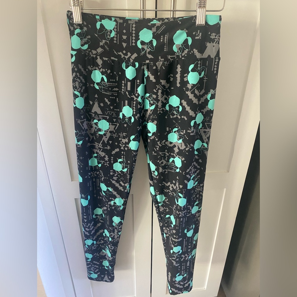 Lularoe Minnie Mouse leggings.